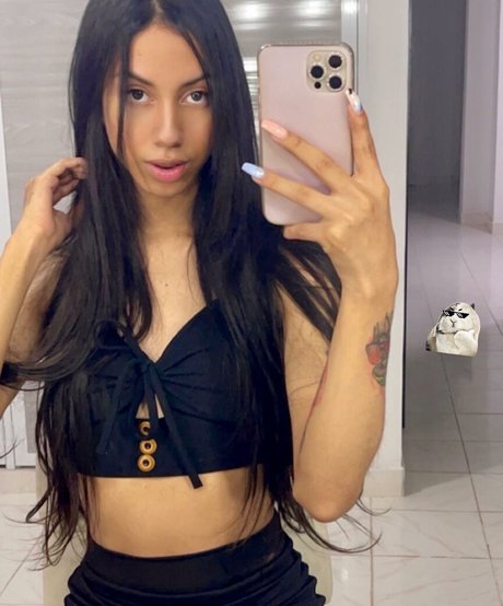 morena pequeña onlyfans hd bonita imágenes