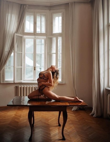 Teofana Todorova bonita estrella porno imágenes