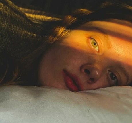 Ivie Walker estrella caliente archivo