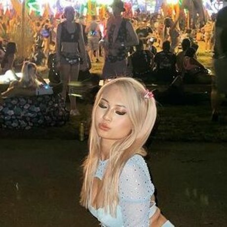 Gina Nguyen estrella foto