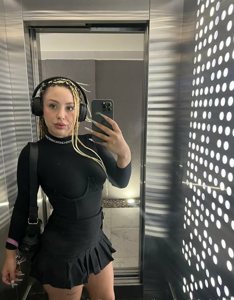 iambabygirlok actriz porno galería