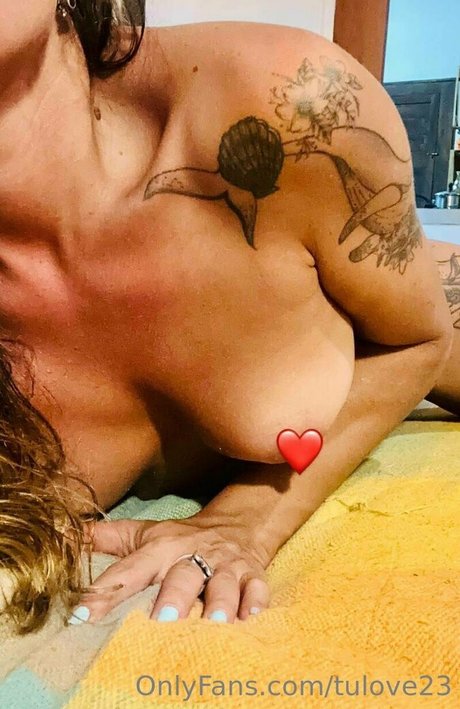 tulove23 actriz caliente galería