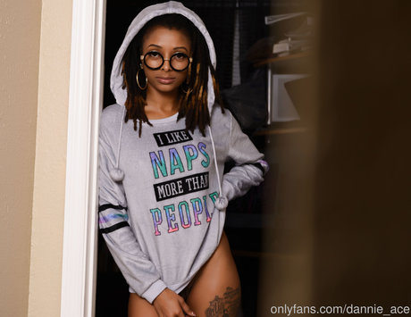 Dannie Ace desnudos estrella porno imagen
