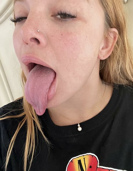 Kencake actriz atractiva archivo