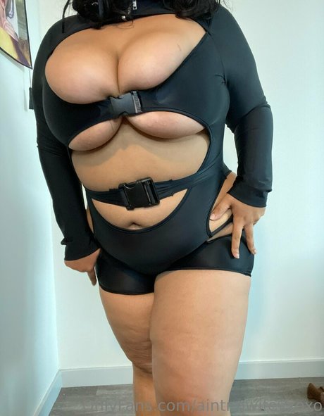 aintnowifeyxoxo bonita actriz foto