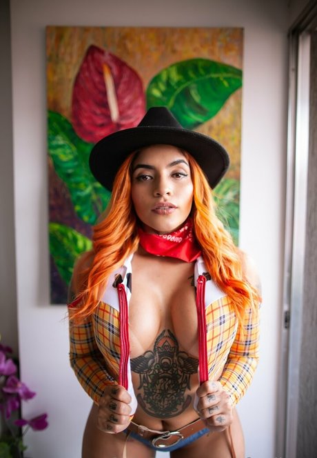 rousse 777 estrella atractiva foto