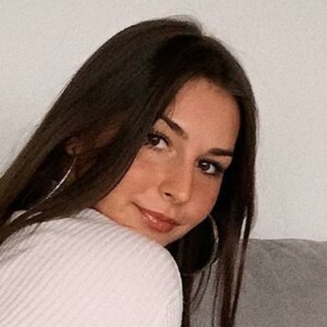 Nairasfeet actriz erótica imágenes