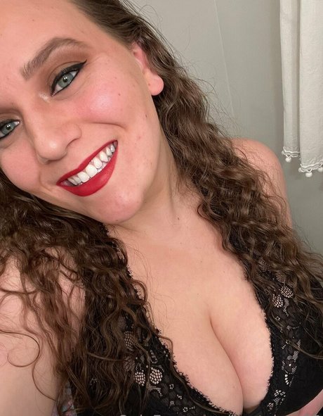 Bustybae95 estrella perfecta imágenes