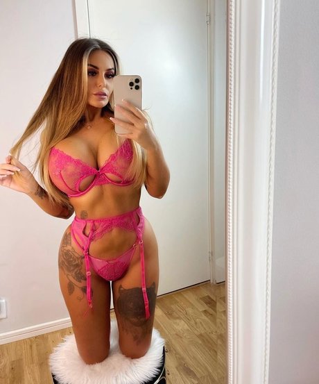 Anna Lisa Herascu modelo erótico imágenes