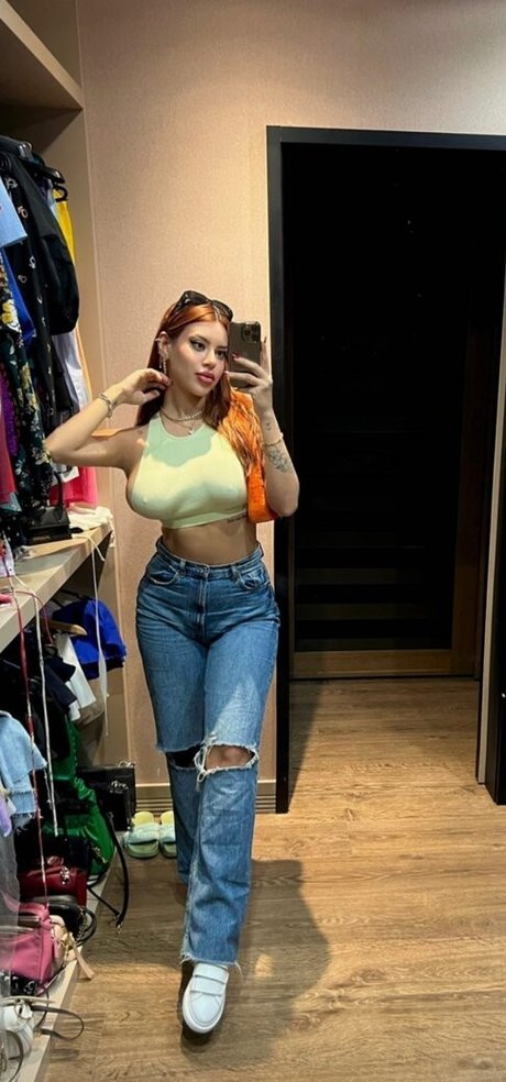 Demet Ozturk arte estelar galerías