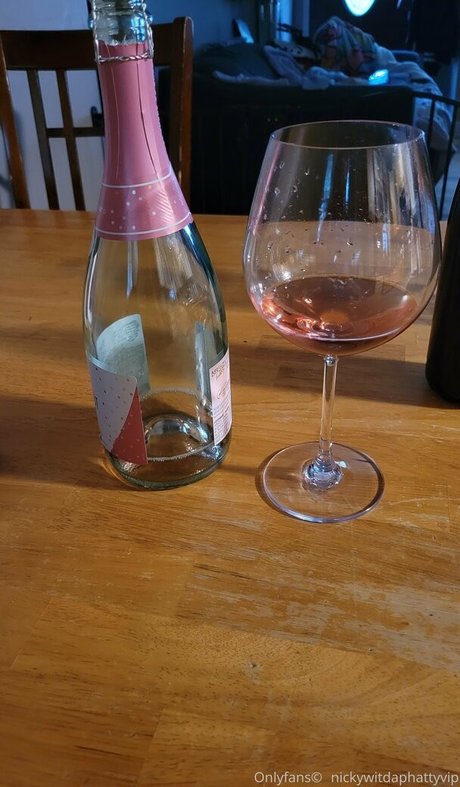 masturbación con las tetas grandes onlyfans mejor agradable foto