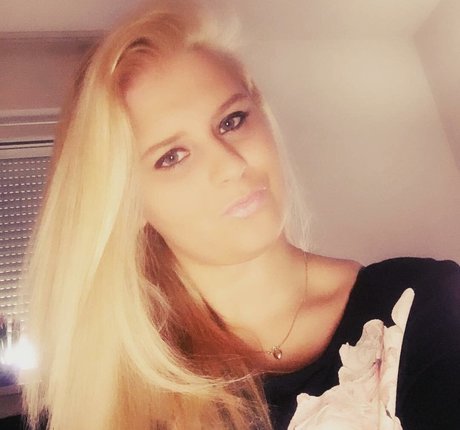 Barbara Szabo actriz porno imágenes