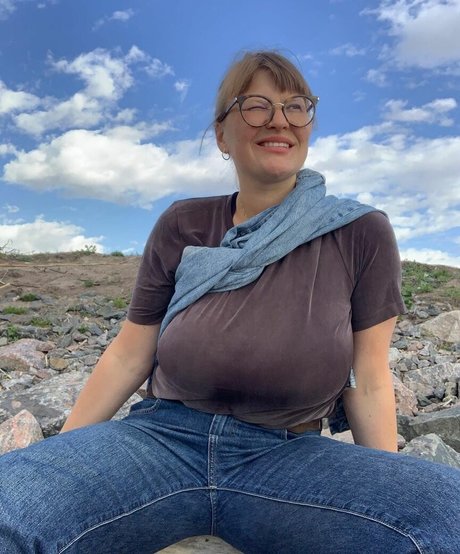 Veronika Ivanova actriz exclusiva imagen