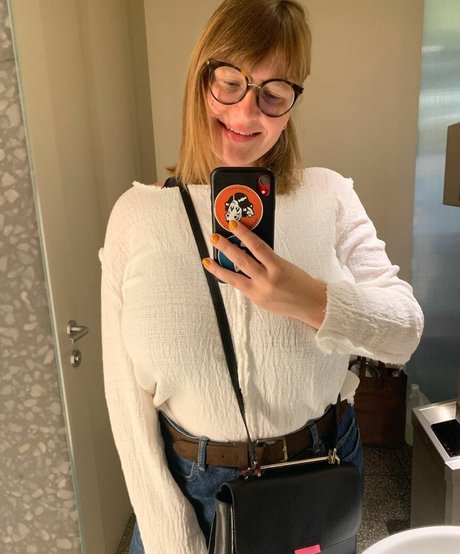 Veronika Ivanova arte estelar foto