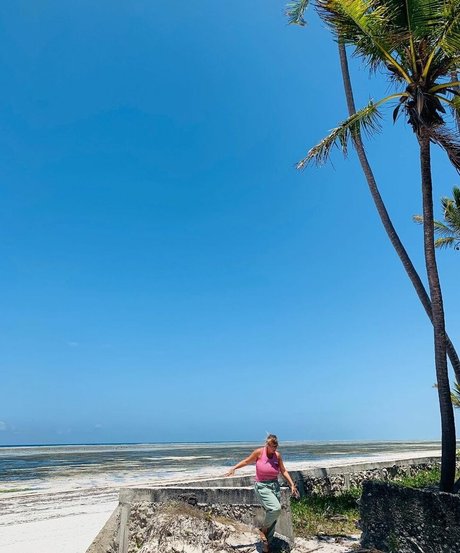 Veronika Ivanova modelo de arte galerías