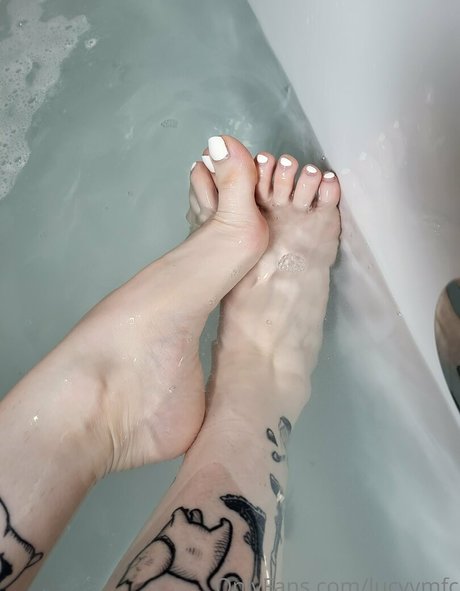 lucyymfc estrella desnuda archivo