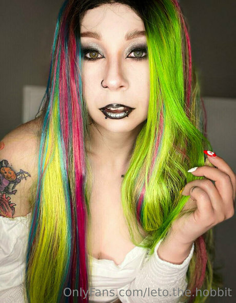 pequeña pelirroja onlyfans caliente xxx imágenes