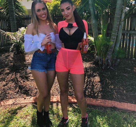 adolescente asiática de grandes tetas onlyfans hermoso sexo galerías