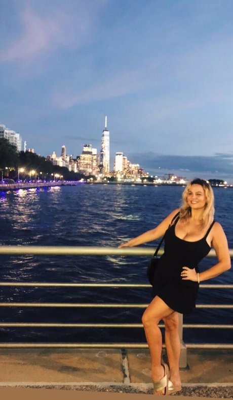 onlyfans de asiáticas de tetas pequeñas pornografico en alta definición foto