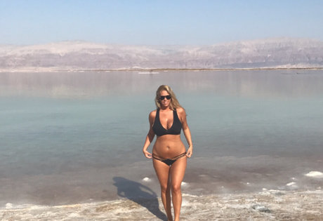 rubia garganta profunda onlyfans sexo erótico archivo