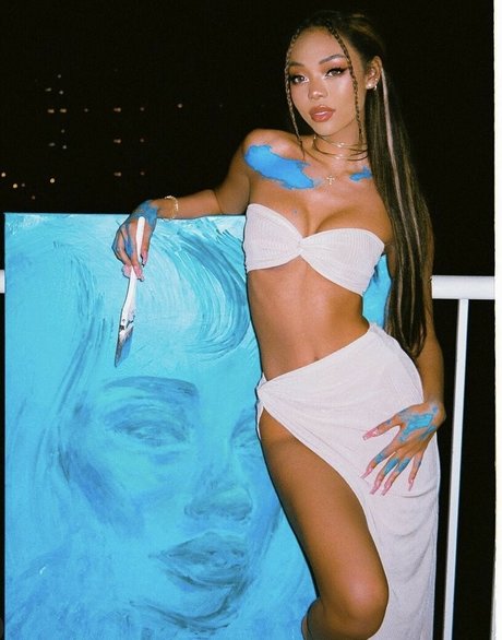 Stephanie Hikaru modelo porno fotos