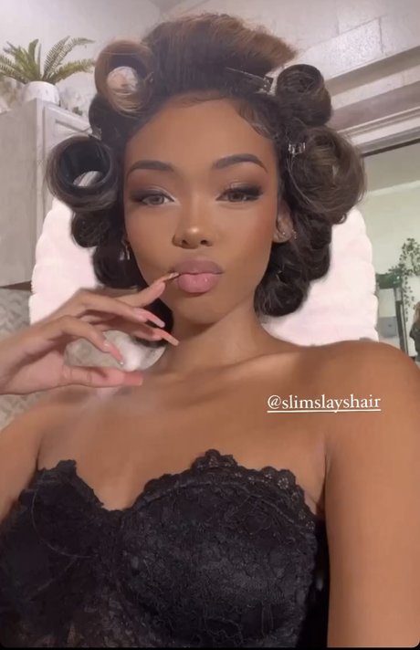 Stephanie Hikaru estrella desnuda imágenes