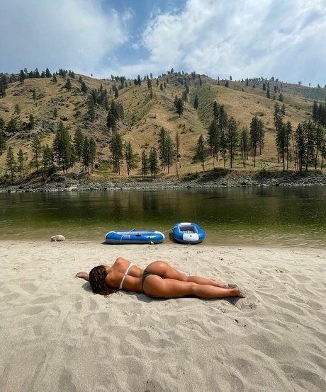 Arielsaleh16 estrella porno del sexo foto