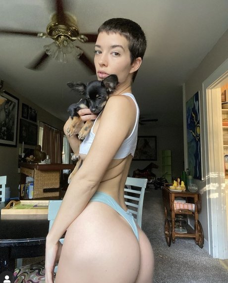 pelirroja con curvas onlyfans arte de alta definición imagen