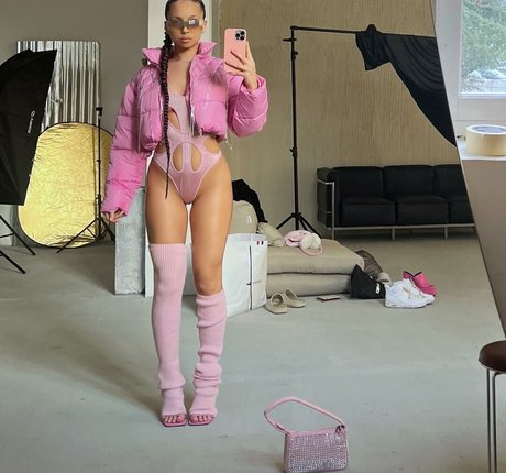 Zaebacho estrella porno bonita imagen