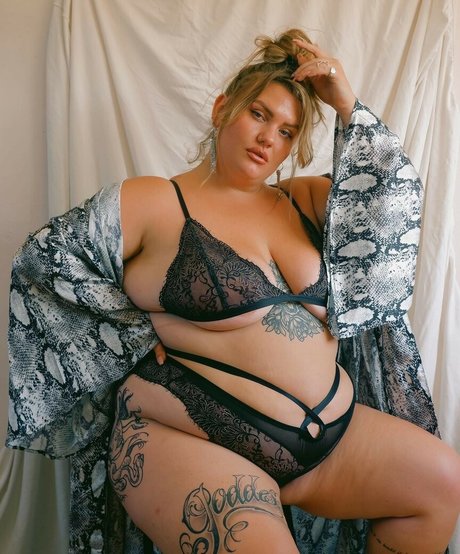 Lovaeij modelo adulto foto