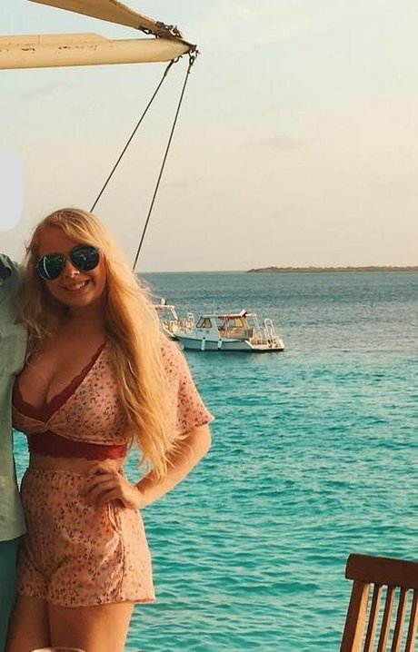 Rhiannon C bonita modelo recopilación