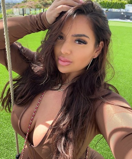 Victorya Addad estrella caliente imagen