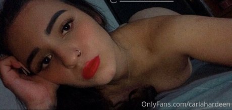 carlahardeen modelo desnuda archivo