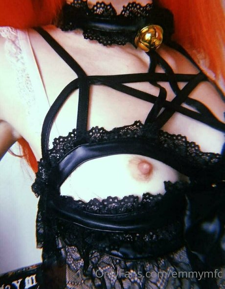 emmymfc desnudos estrella porno imágenes