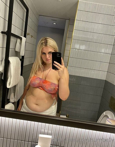 sumbelly estrella sexy foto