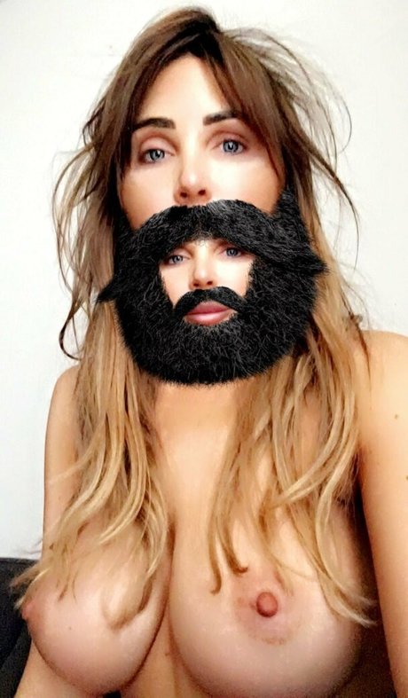 Diana Prince estrella porno en alta definición foto