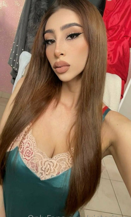 victoriaqz estrella xxx galerías