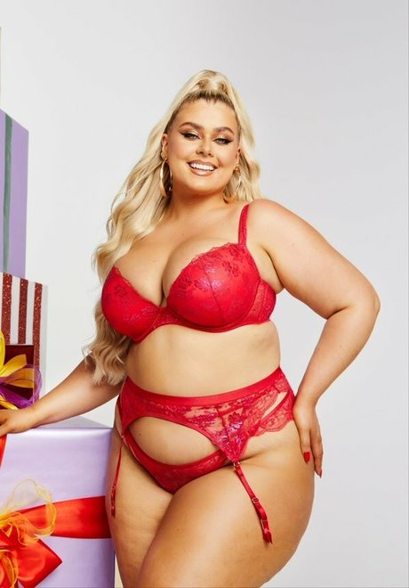 Izzy Nicholls estrella porno hd imágenes