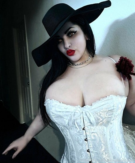 erikalewinskyy modelo desnudos imágenes