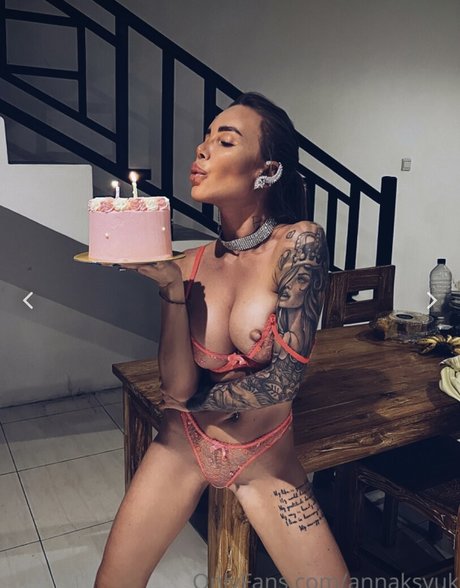 Annaksyuk modelo pornografico galerías