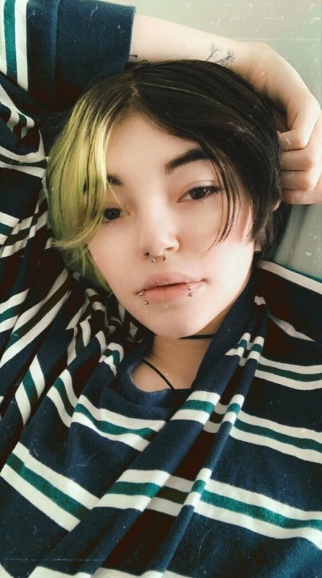 erasedweeaboo free estrella sexy fotos