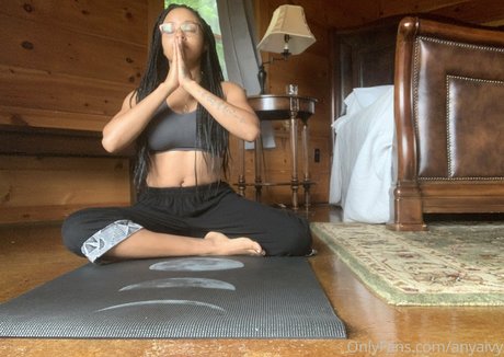 anyaivy estrella perfecta galerías