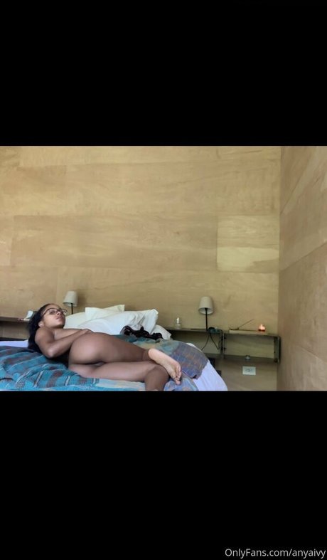 anyaivy bonita estrella imágenes