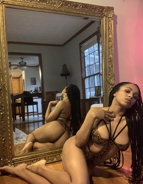 anyaivy estrella perfecta foto