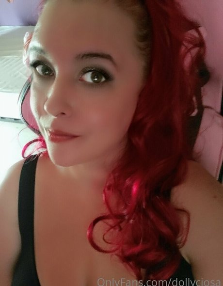 dollyciosa modelo atractivo foto