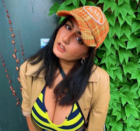 chippynonstopof modelo agradable foto