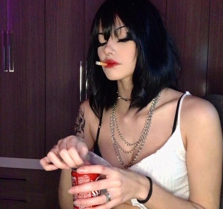 Asttaroth actriz caliente imagen