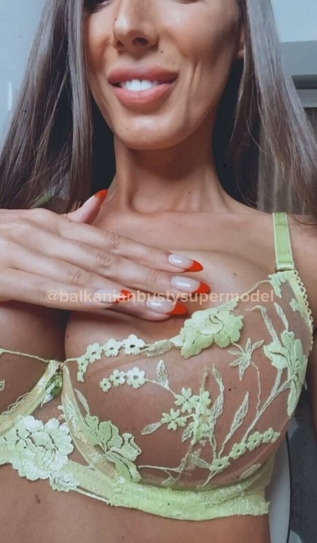 balkanianbustysupermodel arte estrella porno imágenes