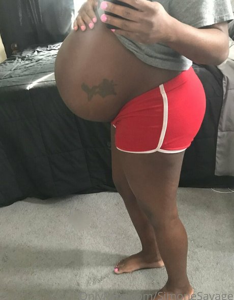 simonesavage estrella hermosa fotos