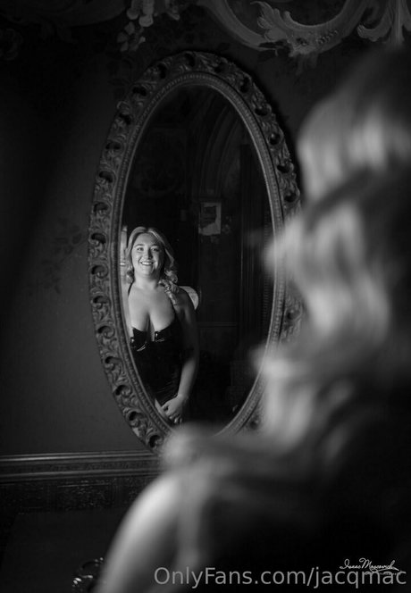 jacqmac actriz erótica imágenes